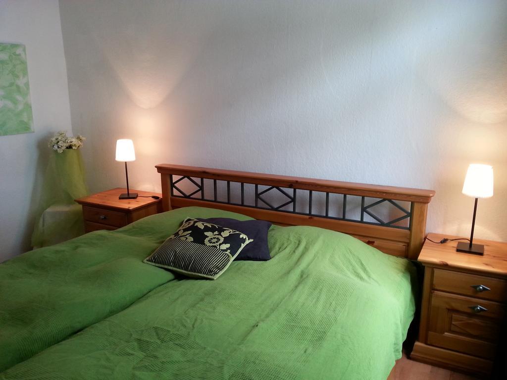 Ferienwohnung Am Nuerburgring Adenau Kamer foto